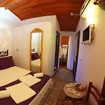 Готель Alacati Antik