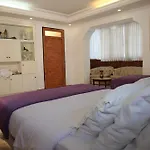 Готель Alacati Antik *