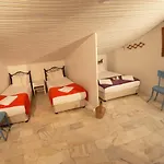 Готель Alacati Antik *