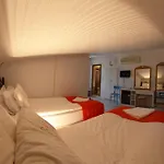 Alacati Antik Готель *