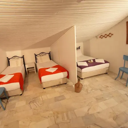 מלון Alacati Antik *