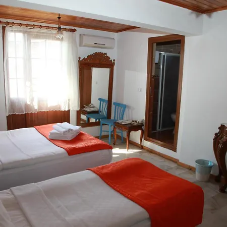 Готель Alacati Antik *