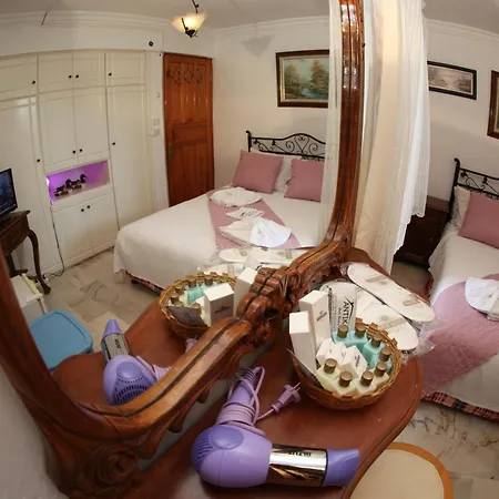 Hotell Alacati Antik *